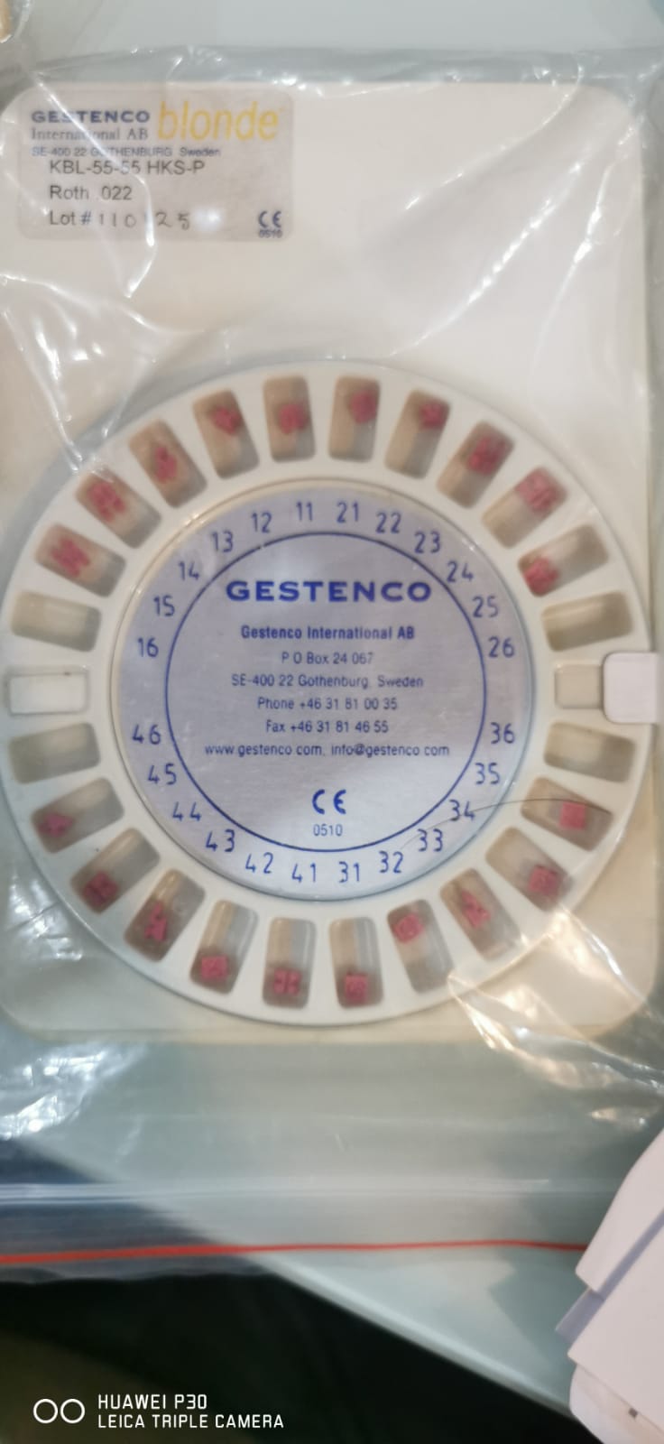 Bracket whit color ceramic 