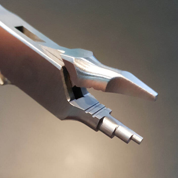 Young loop bending pliers