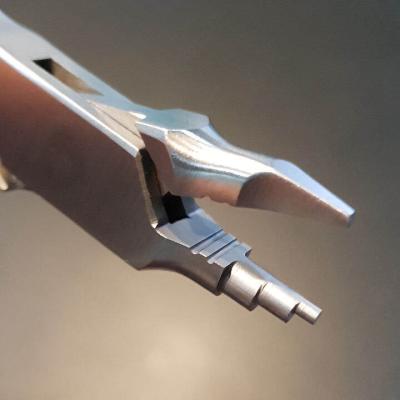 Young loop bending pliers